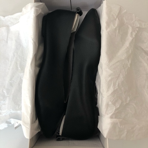 Qupid Yulia Quinnly Pointed Toe Ballerina Flats - Picture 4 of 12